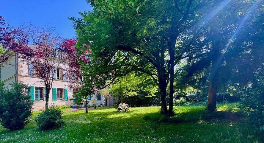 Location de vacances pour 4 personnes, avec Terrasse ainsi que Jardin et Vue à Saint-Jacques-de-la-Lande