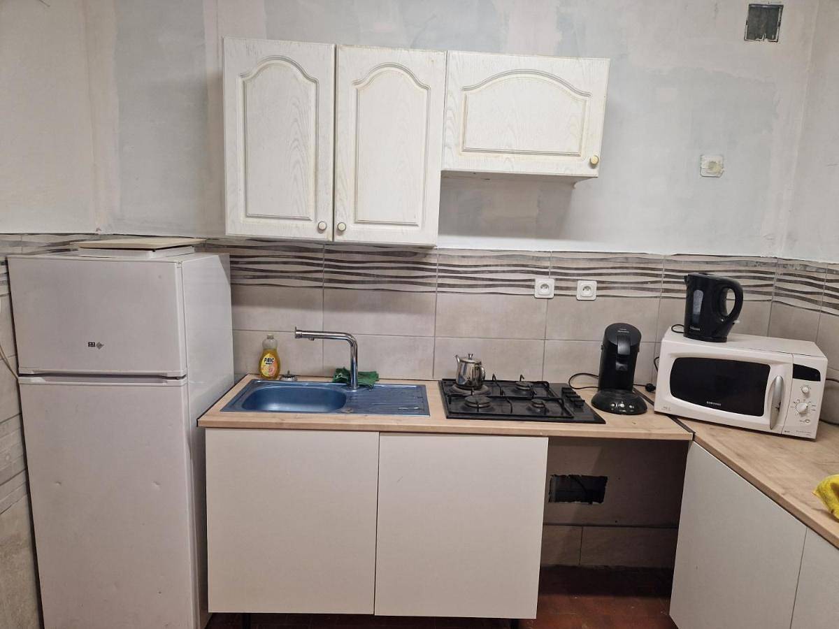 Double Room with Private Bathroom in Bédarrides, Vaucluse
