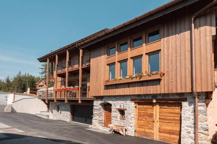Chambre d’hôte pour 2 personnes, avec Terrasse ainsi que Jardin et Sauna dans La Plagne-Tarentaise