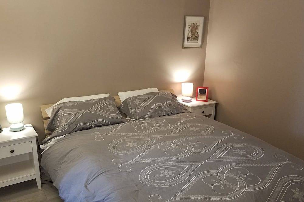 Entire apartment, ****hyper-center Epernay Penthouse (43sm) 1bd Apartment w/ elevator,washer in Épernay, Marne