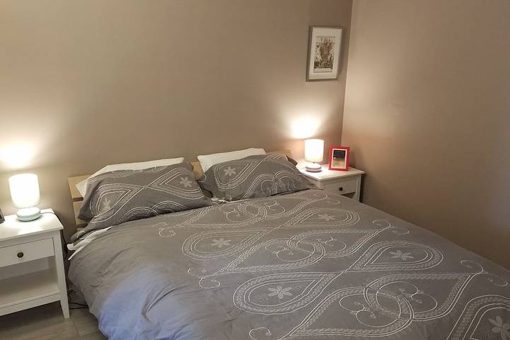 Appartement entier, **** hyper-centre Epernay Penthouse (43sm) 1bd Appartement avec ascenseur, laveuse in Épernay, Marne