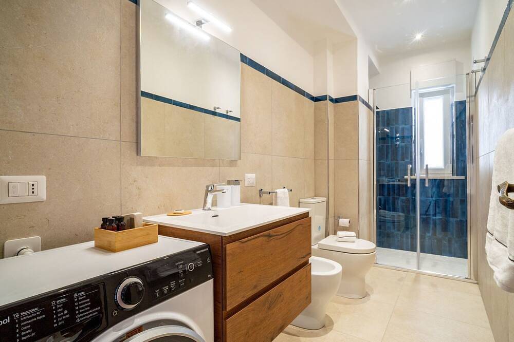 Entire apartment, Wohnung am Meer 'Casa Serafina Sinfonia in Letojanni, Messina Province