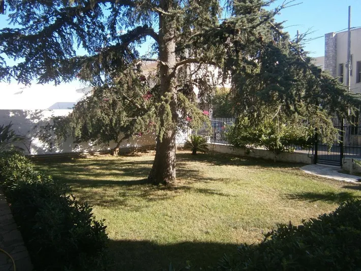 Alojamiento y desayuno para 2 personas, con jardín y terraza - 1