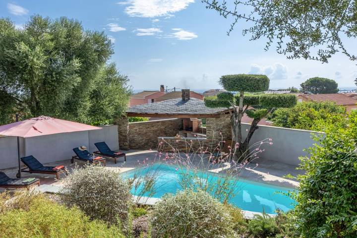 Villa pour 8 personnes, avec piscine ainsi que jardin et terrasse dans Cap Corse - 2