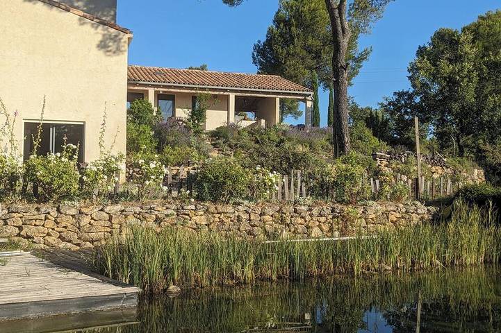 Maison de vacances pour 8 personnes, avec Terrasse ainsi que Jardin et Sauna à Jouques