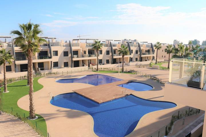 Apartamento para 4 personas, con Terraza y Piscina para niños en Pilar de la Horadada