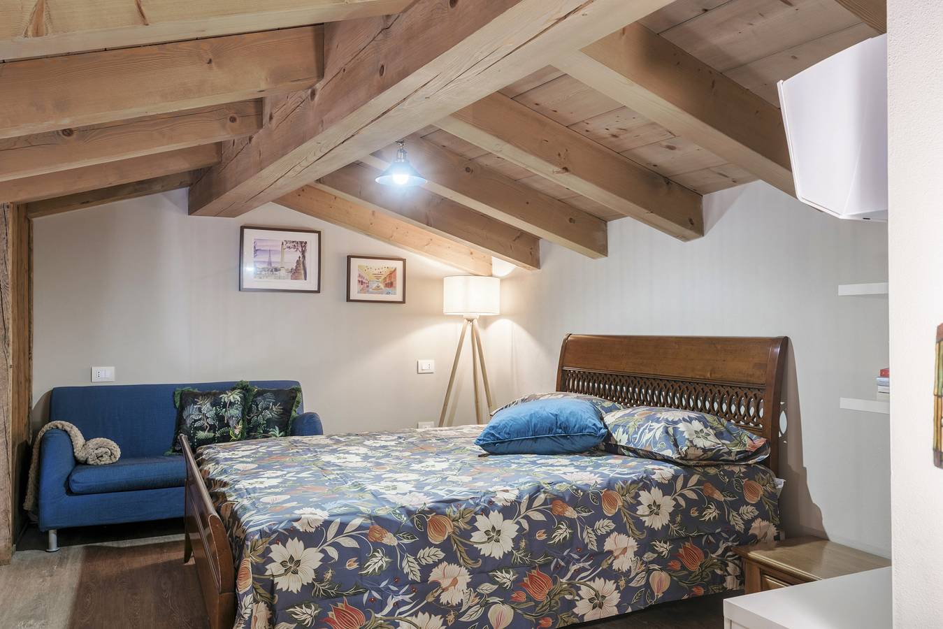 Studio entier, Corte Monteleone - Honeymoon Suite in Castelnuovo del Garda, Montagnes autour du lac de Garde