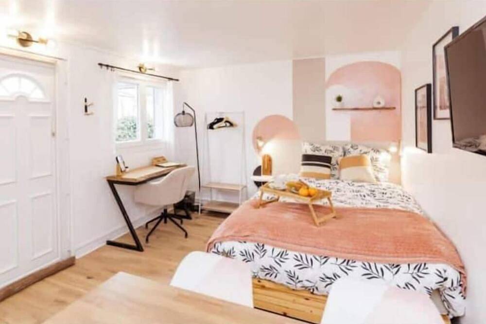 Entire apartment, Charmant Studio Lumineux Calme in Asnières-sur-Seine, Hauts-de-Seine