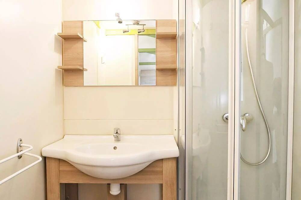Campsite Bella Vista *** - Chalet Muvrella Twin 25m2 4 people in Calvi, Calvi und Umgebung