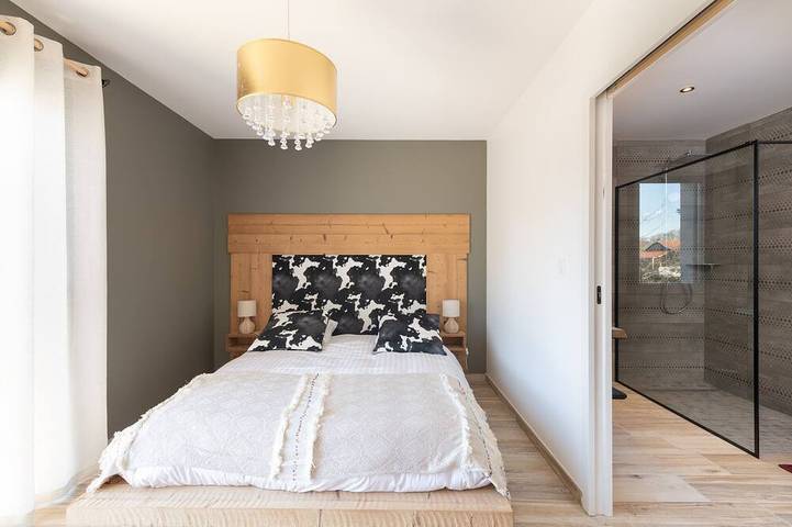 Location de vacances pour 8 personnes, avec jacuzzi ainsi que jardin et sauna à Hadol - 2