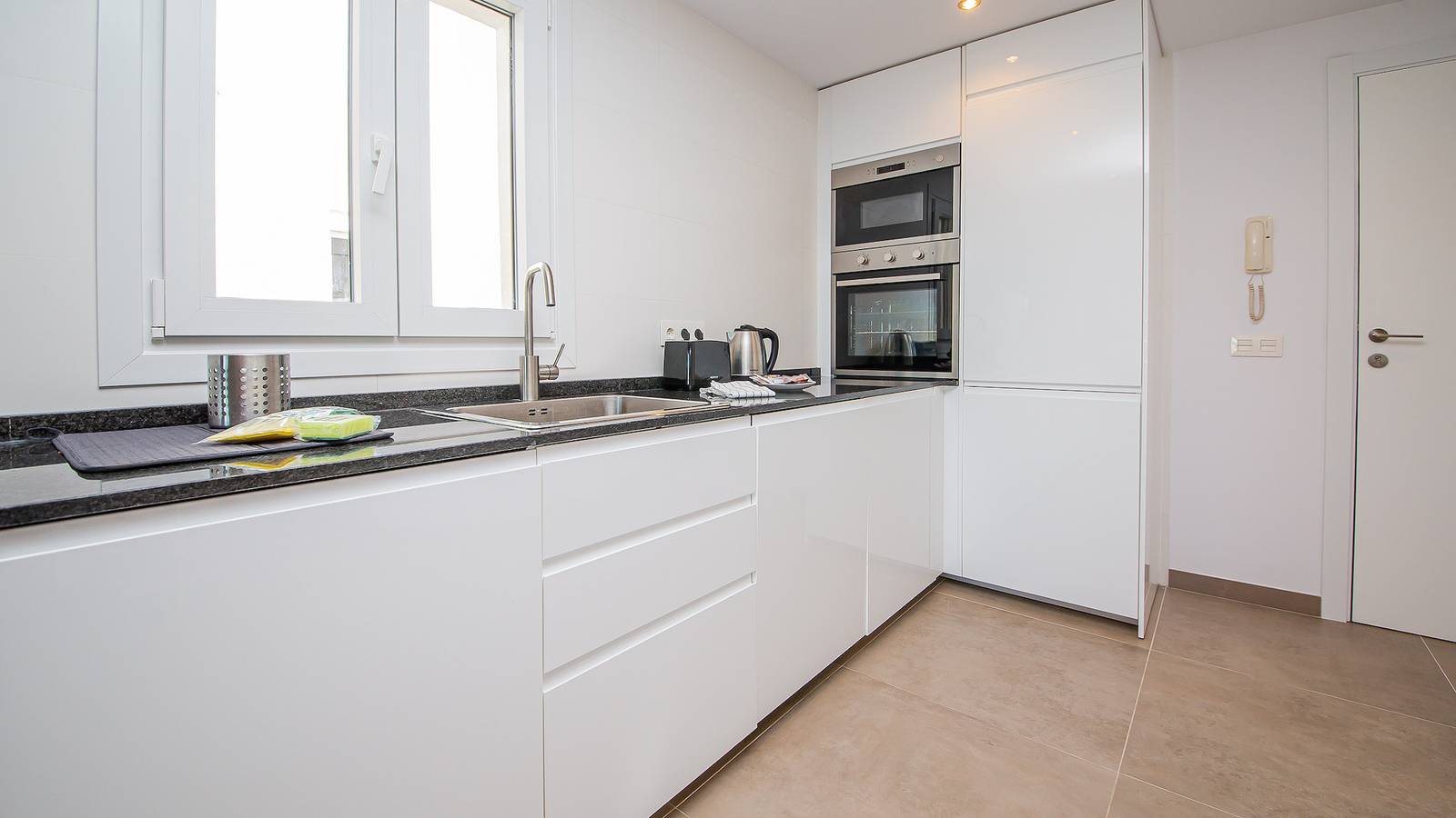 Entire apartment, Marina Apartments 11.5.16 in Puerto de la Duquesa, Manilva