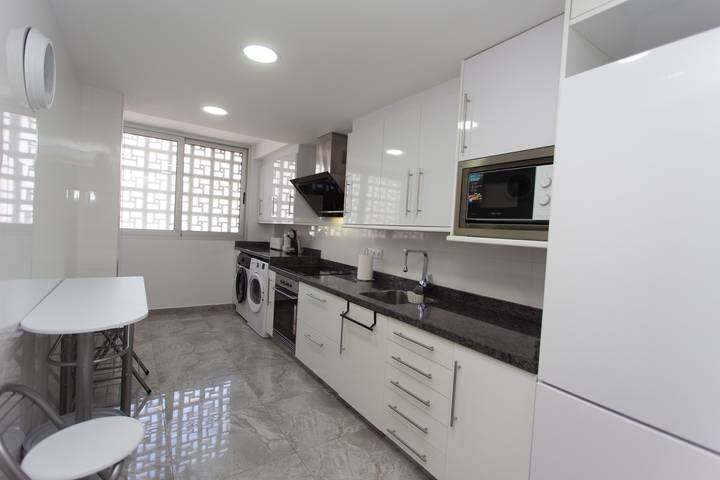 Ganze Wohnung, Ferienwohnung für 4 Personen mit Balkon in Platja de Sant Antoni (Cullera), Cullera