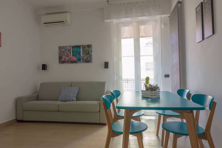 Ferienwohnung für 5 Personen, mit Balkon und Whirlpool in Lido di Ostia