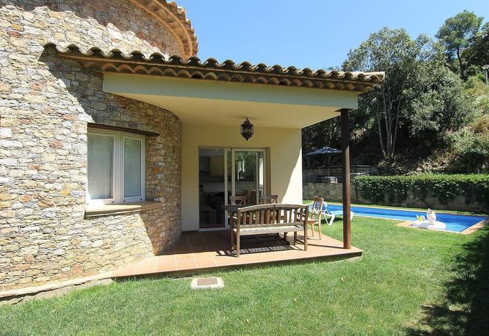 Vacation rental for 8 people, with Balcony and Yard in Costa Brava