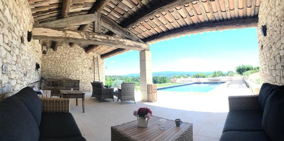 Maison d’hôte pour 2 personnes, avec piscine ainsi que jardin et terrasse