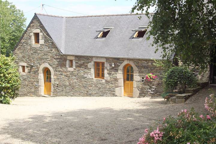 Gîte pour 4 personnes, avec terrasse et jardin