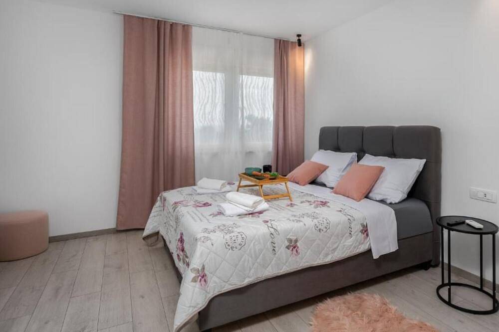 Villa Fran - Four Bedroom Villa with Private Pool in Kraljevica, Primorje-Gorski Kotar