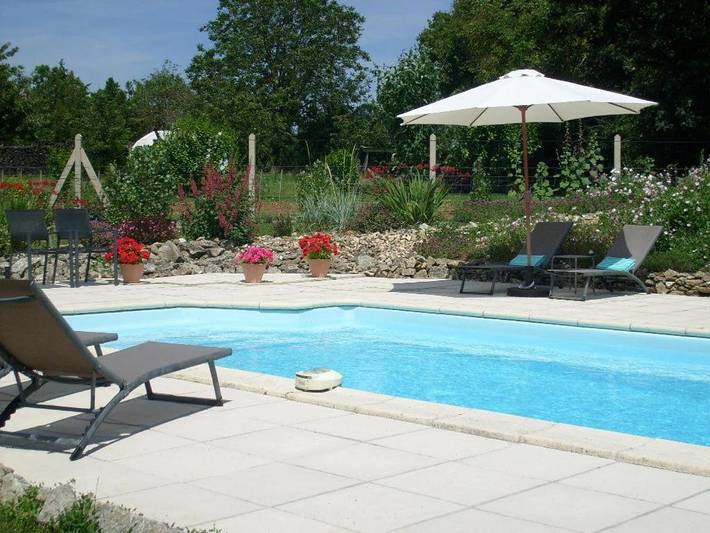 Chambre d’hôte pour 3 personnes, avec vue ainsi que jardin et piscine dans les Deux-Sèvres - 3