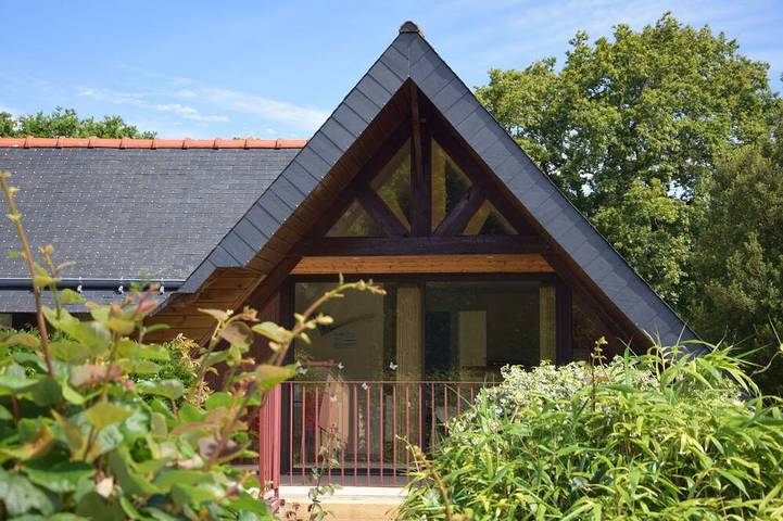 Gîte pour 4 personnes, avec jardin et terrasse à Locoal-Mendon