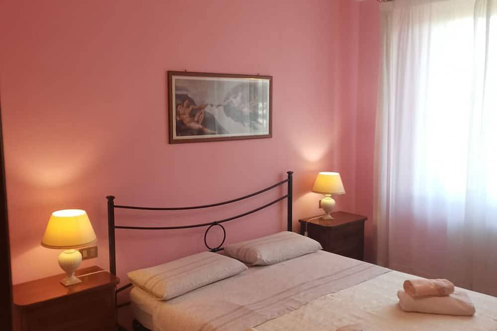 Villetta Camelia with private parking just a stone's throw from Lucca in Capannori, Lucca Provinz