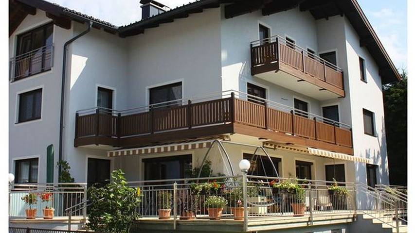 Ferienwohnung für 4 Personen, mit Ausblick und Balkon in Mondsee (Stadt)