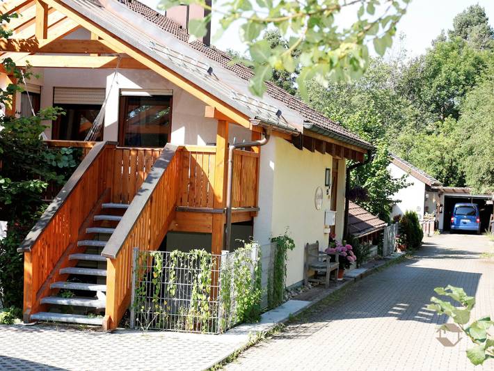 Hel lejlighed, Apartment 'Löwenzahn' with Mountain View, Private Terrace and Wi-Fi in Unterkirnach, Central Black Forest
