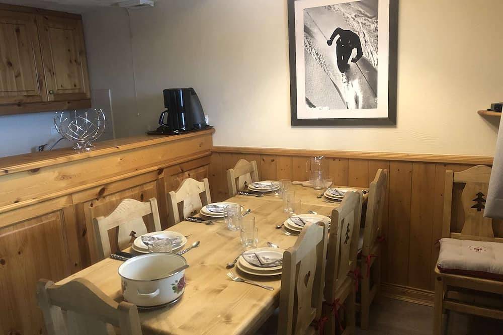 Apartamento entero, Valmorel, aldea La Forêt, apartamento de 3 habitaciones con balcón que ofrece una magnífica vista de la ... in Valmorel, Les Avanchers-Valmorel