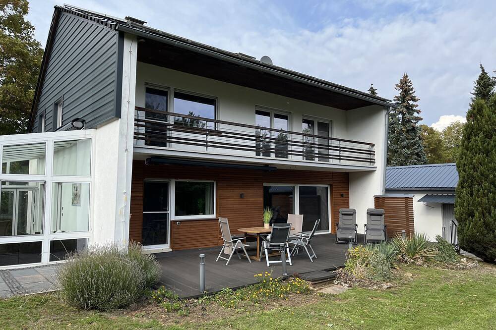 Schönes großes Ferienhaus mit Wintergarten am Edersee/Kellerwald, Hunde erlaubt in Vöhl, Waldecker Land