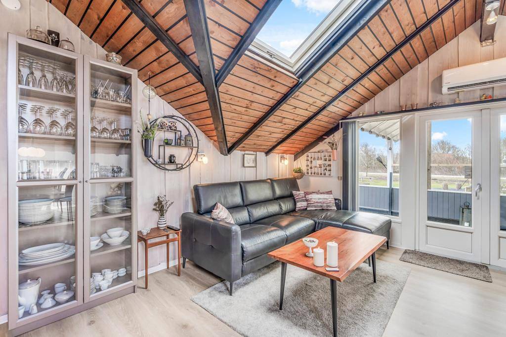 Klassisches Ferienhaus mit Kamin in Bork Havn in Bork Havn, Ringkøbing Fjord