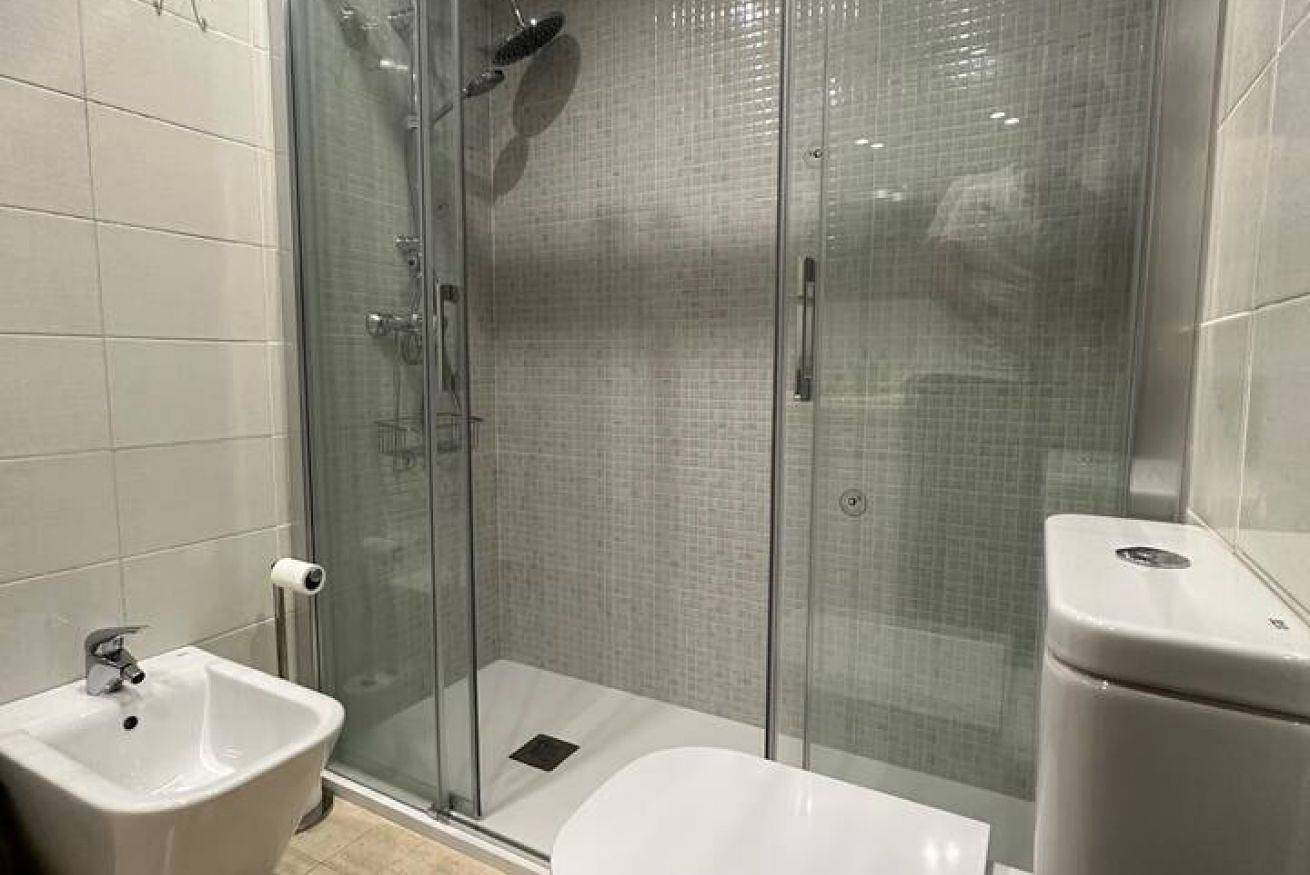 Geheel appartement, Chic Apartment w/ Full Kitchen & Wi-Fi in Oviedo, Cantabrisch Gebergte