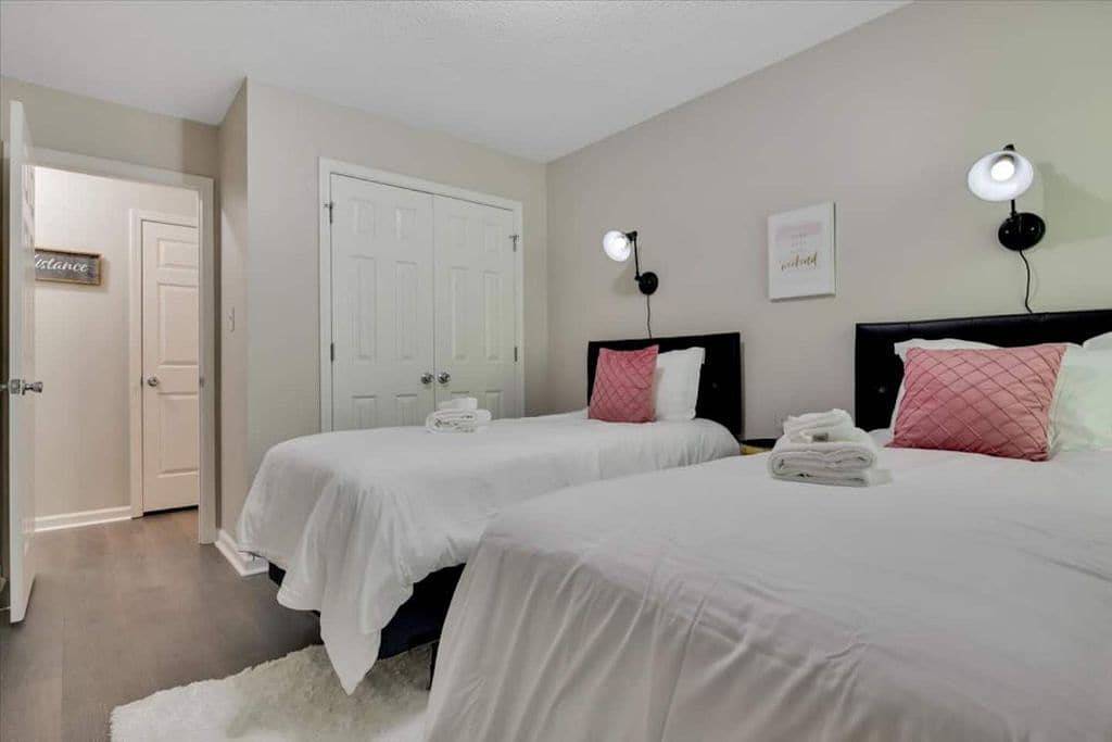 Nice cozy townhouse minutes from airport in East Point, Fulton County