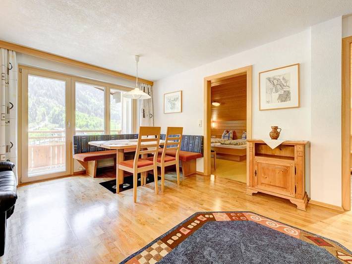 Ferienwohnung für 3 Personen, mit Balkon und Garten, kinderfreundlich in Brand