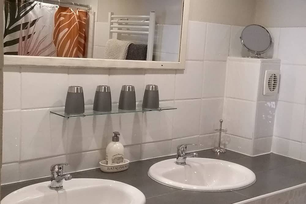Apartamento entero, Casa rural Cappuccino en una casa de piedra de Quercy in Saint-Antonin-Noble-Val, Macizo Central