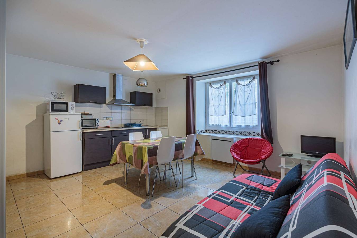 Entire studio, Studio spacieux,proche des commerces et de la plage in Biarritz, Bayonne region