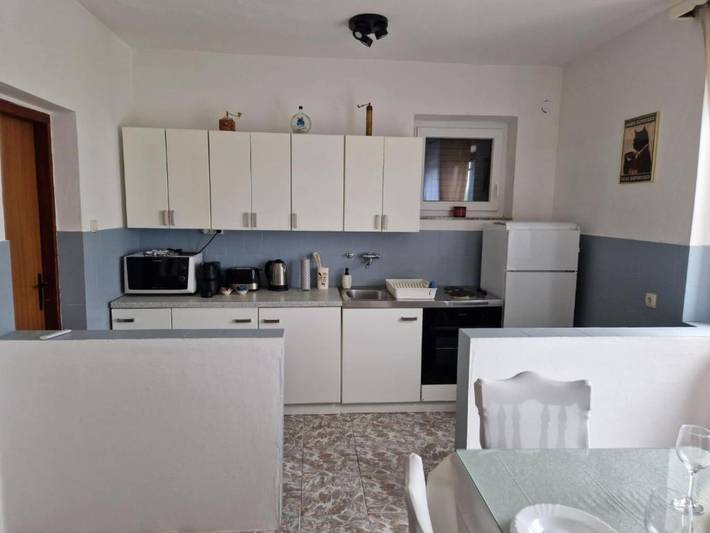 Ferienwohnung für 6 Personen, mit Terrasse, mit Haustier in Karlobag