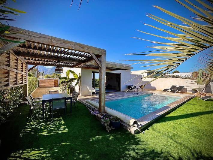 Villa pour 4 personnes, avec jardin et terrasse