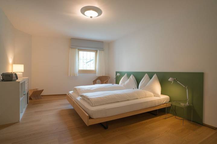 Ganze Wohnung, Chesa Curtinella 14 – Stilvolle Wohnung mit Garten & Cheminée in Furtschellas, Sils im Engadin/Segl