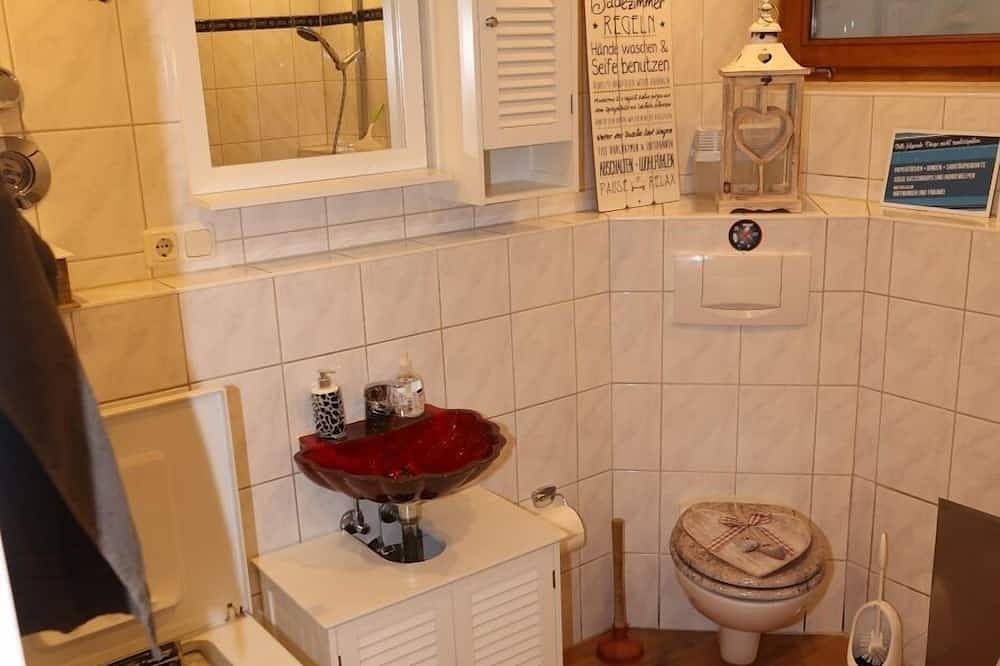 Ganze Wohnung, Ferienwohnung Souterrain für 1-2 Personen (ca. 35 qm) in Bernau am Chiemsee, Chiemsee
