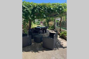 Gîte pour 4 personnes, avec jardin et vue dans Salin-de-Giraud
