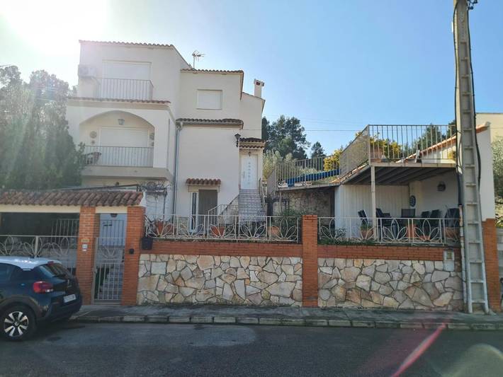 Chalet para 11 personas, con piscina además de vistas y terraza, Se admiten mascotas en Canal de Navarrés - 2