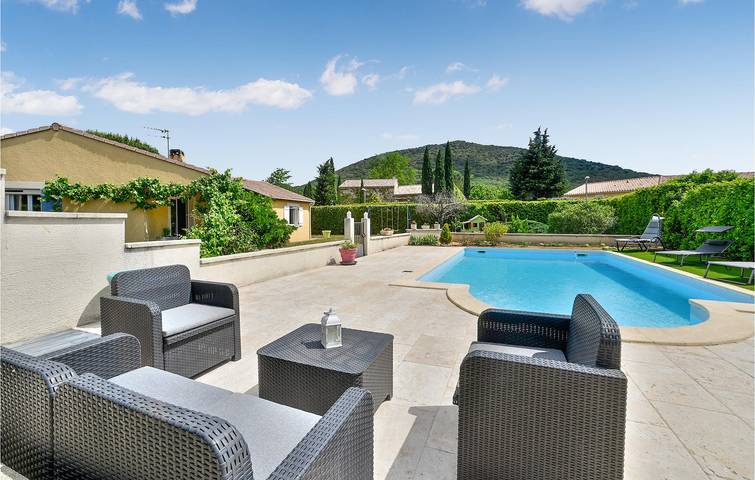 Location de vacances pour 6 personnes, avec piscine ainsi que jardin et terrasse à Malataverne - 3
