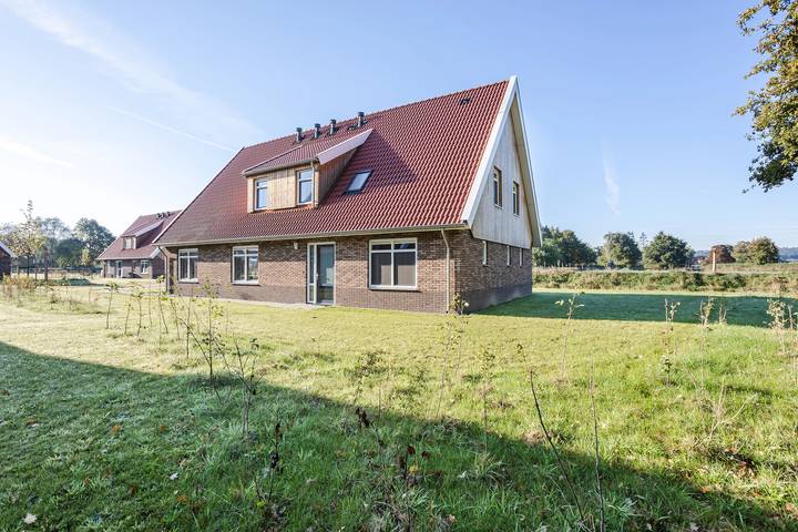 Bungalow voor 16 personen, met balkon/terras en terras in de Achterhoek