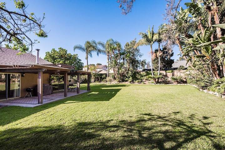 Vacation rental for 6 people, with terrace and yard, with pets in Irvine