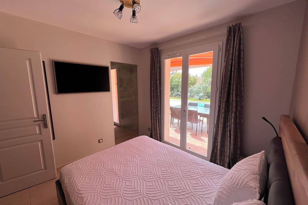 Charming, quiet villa with heated pool and Jacuzzi in Taradeau, Draguignan region