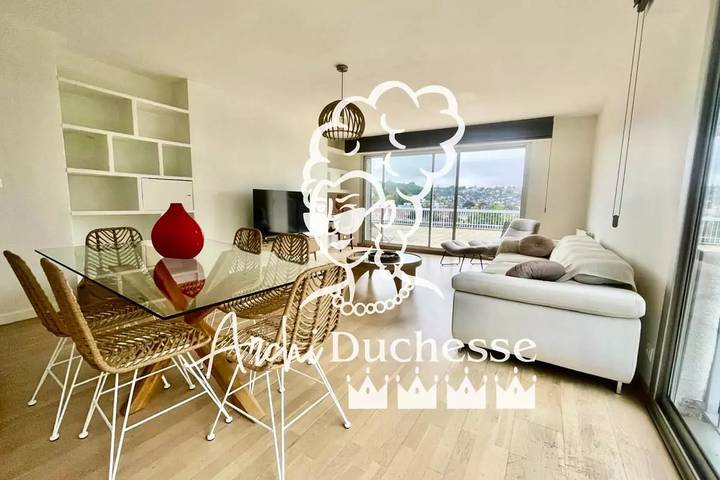 Gîte pour 4 personnes, avec terrasse à Mont-Saint-Aignan