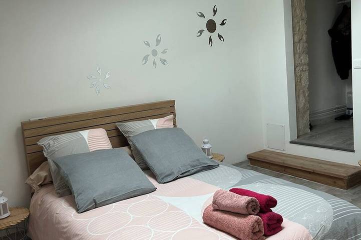Location de vacances pour 6 personnes, avec Jardin à Le Thou - 2