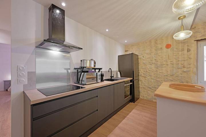 Gîte pour 6 personnes, avec terrasse dans Office De Tourisme D Avignon - 4