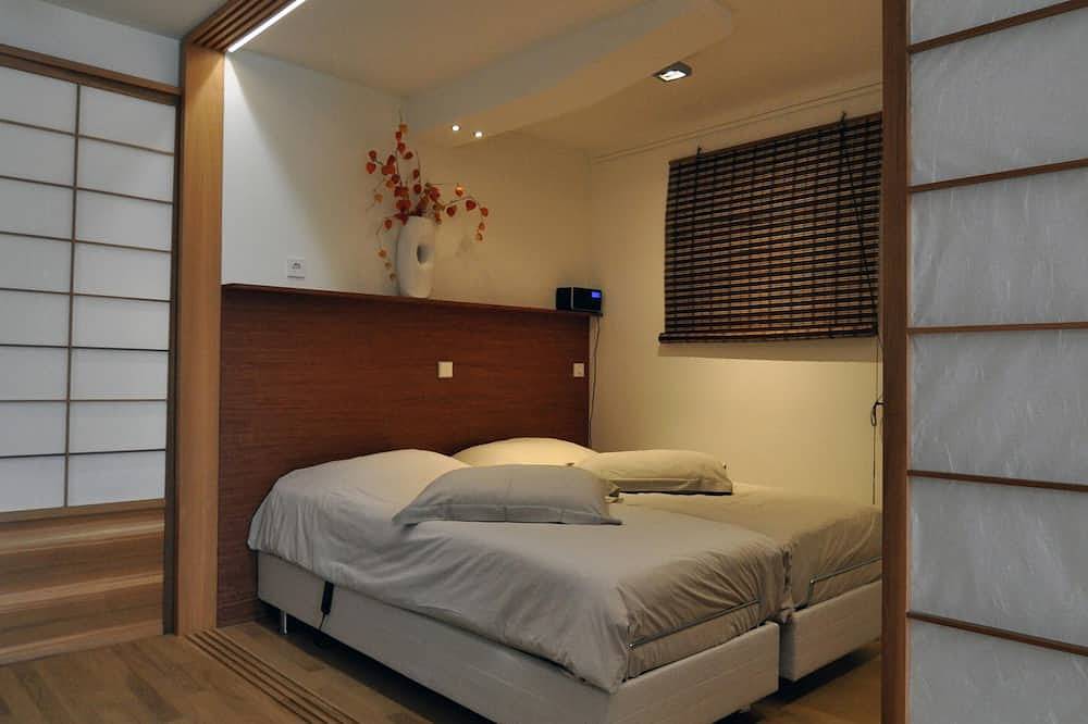 Entire apartment, Dutch / Japanese Connection Styled Condo In Amsterdam Centre in Dutch Coast