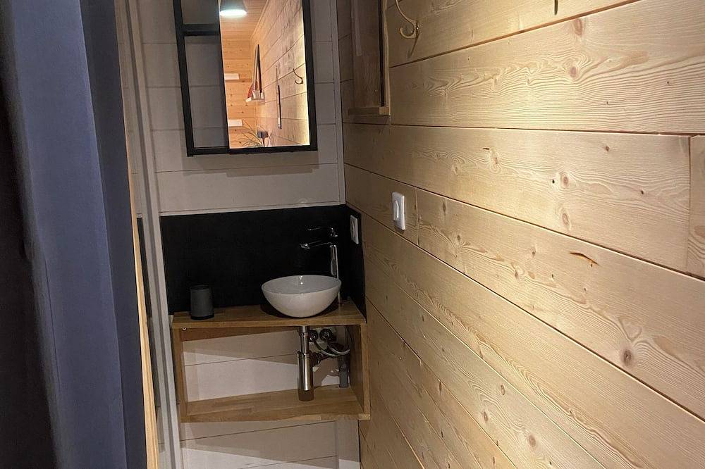 Tiny House  avec Jacuzzi sur la terrasse  , vue sur limoges. in Feytiat, Région de Limoges