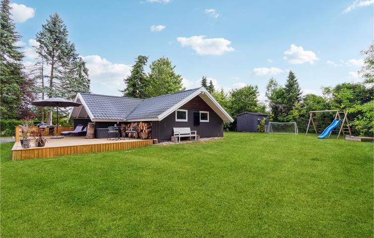 Ferienhaus für 4 Personen, mit Terrasse und Garten in Vellerup